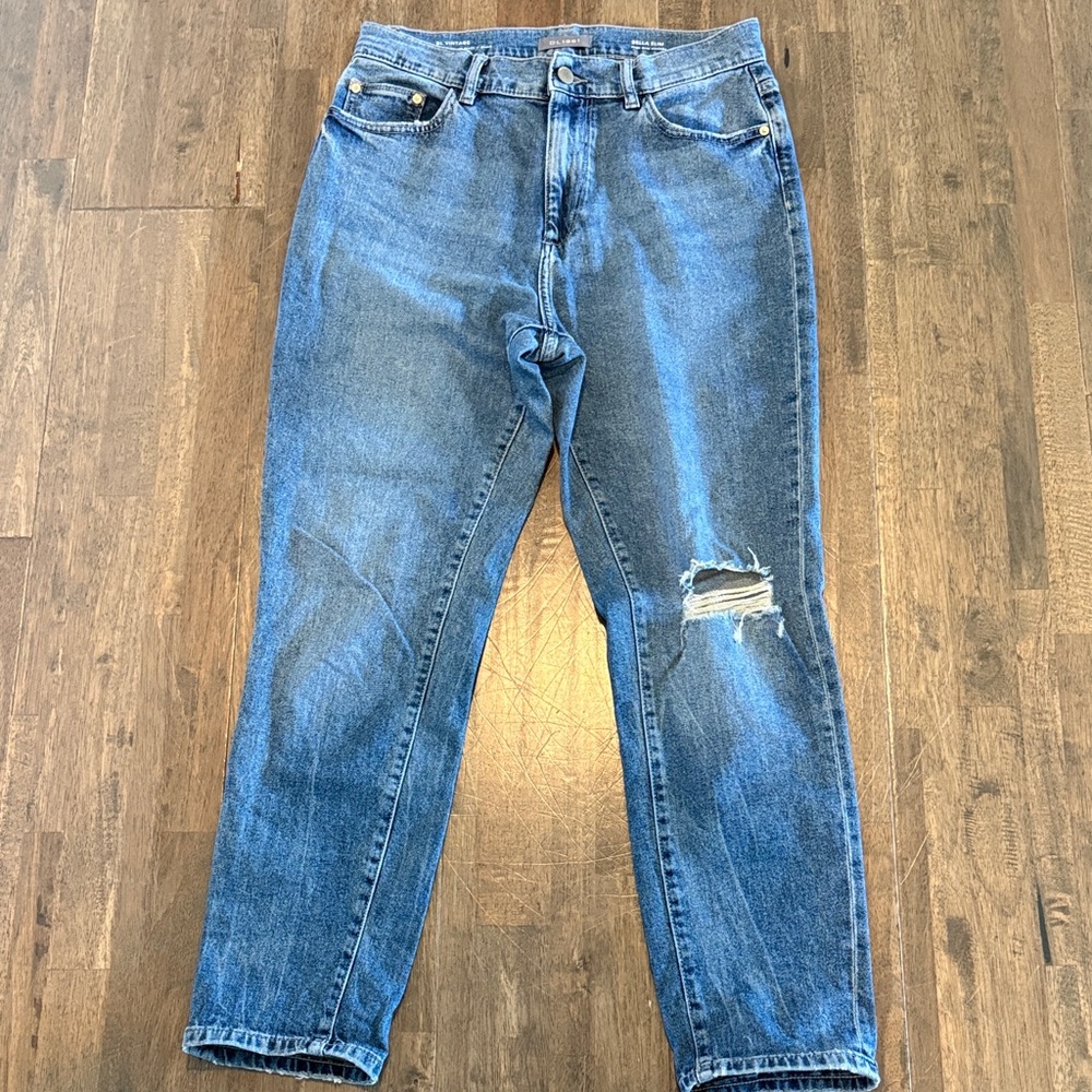DL 1961 Distressed Jeans